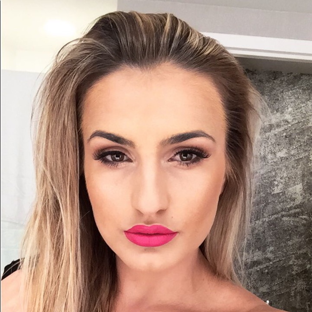 Meet your Posher, Monica